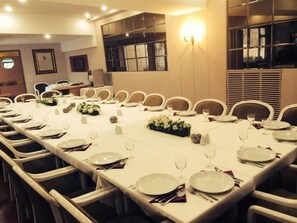 Breakfast, lunch, dinner served; international cuisine  - Burckin Park Hotel (Istanbul)