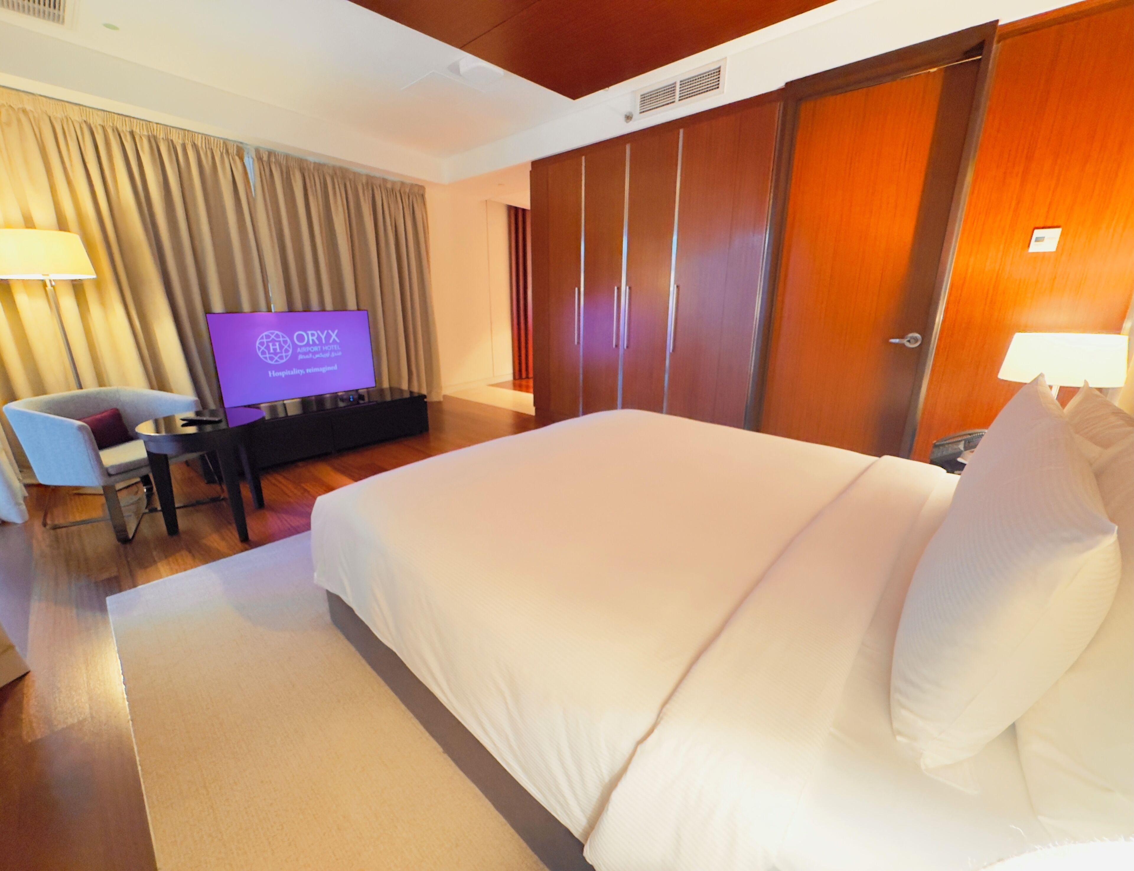 Executive Suite, 1 King Bed | Minibar, in-room safe, desk, soundproofing