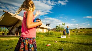 Área de juegos infantiles al aire libre