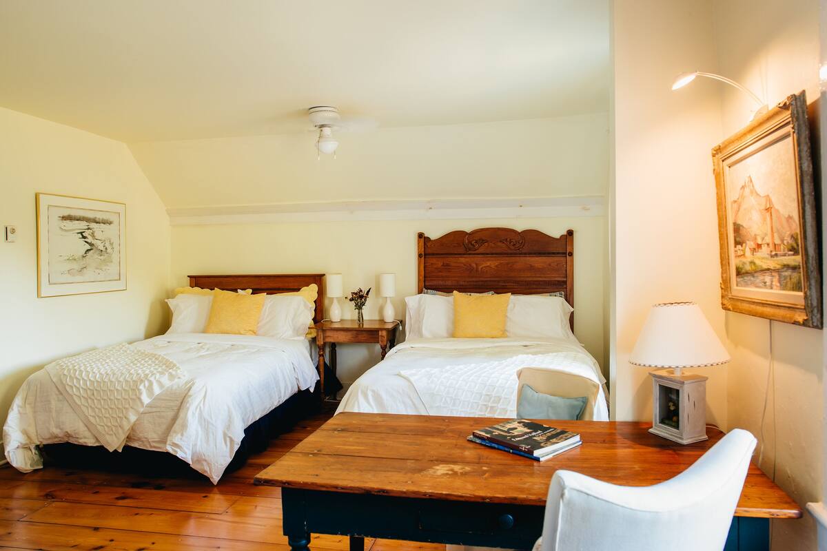 Deluxe-Zimmer, 2 Doppelbetten, mit Bad, Eckzimmer