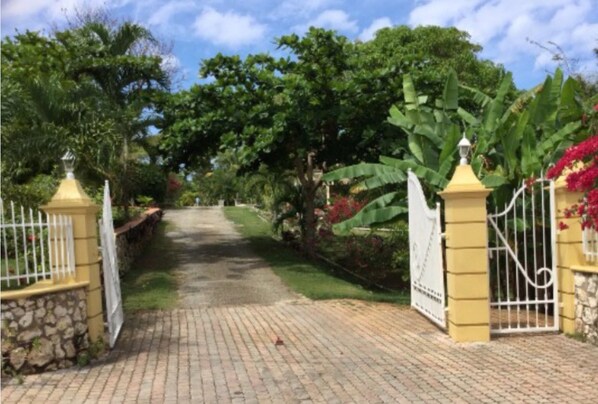 EntrĂ©e de lâhĂ©bergement