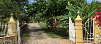 The Sun & Rain Cottage