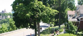 Eastwood Tourist Lodge