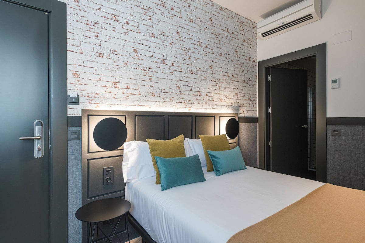 Economy Double Room | Desk, laptop workspace, soundproofing, free WiFi