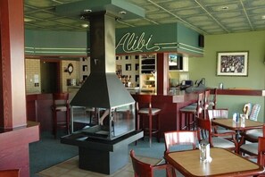 Bar (on property) - Motel Grand-Pré (Bonaventure)