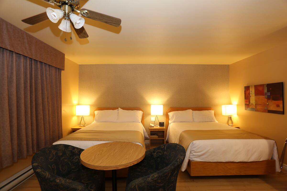 Double Room, 2 Double Beds