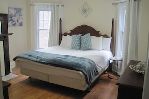 1 bedroom, premium bedding, in-room safe, desk