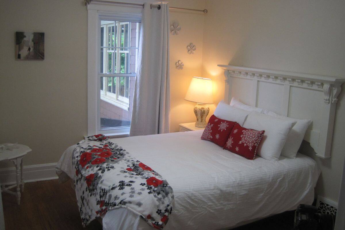 1 bedroom, premium bedding, in-room safe, desk