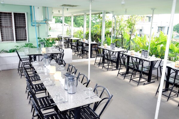 Local and international cuisine - AD1 Hotel Mandalay (Mandalay)