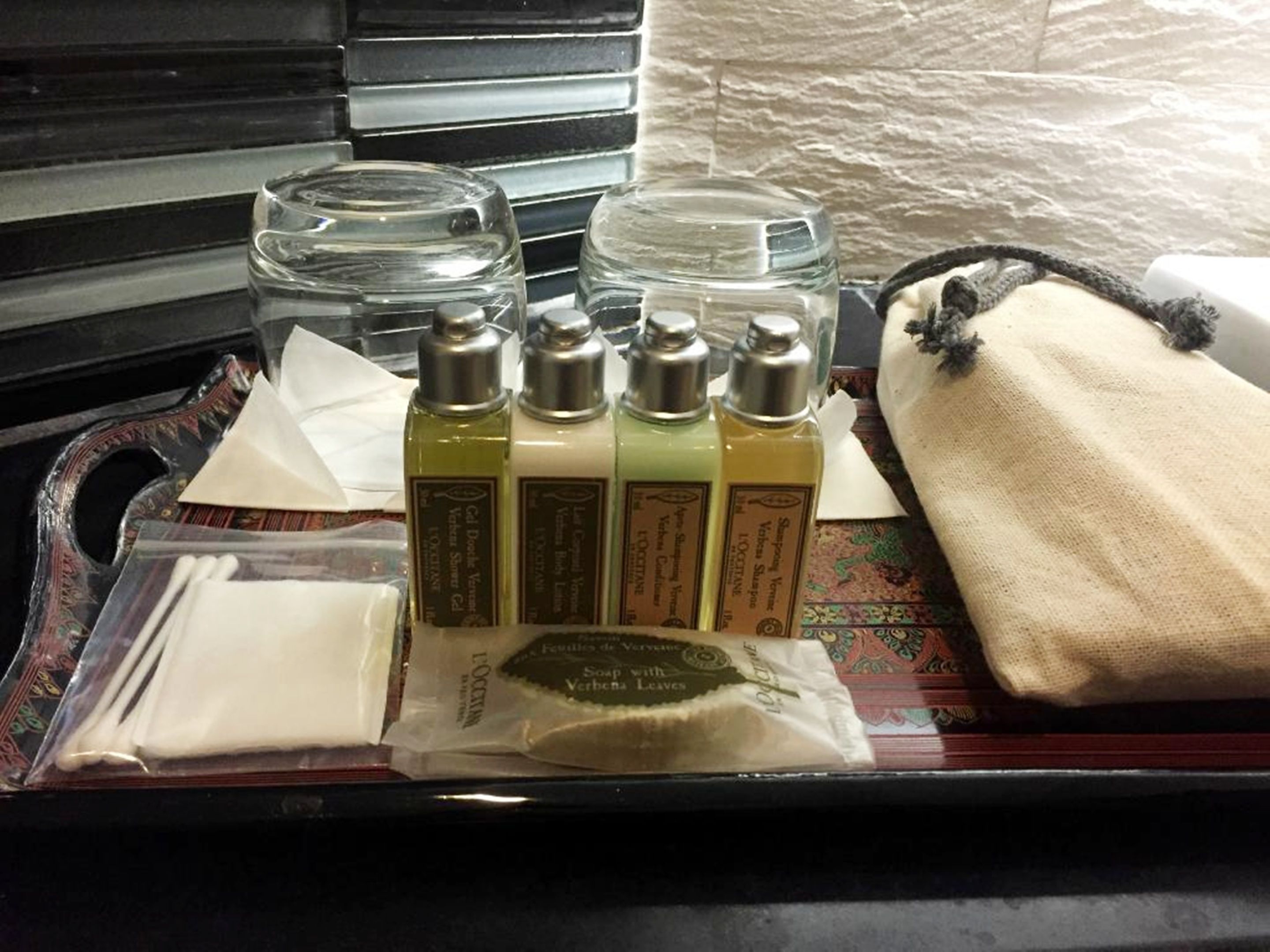 combined shower/bathtub, deep-soaking bathtub, free toiletries