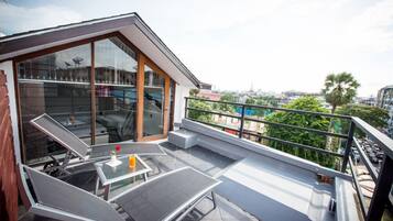 ดูเพล็กซ์, ระเบียง (Suite) | ระเบียง