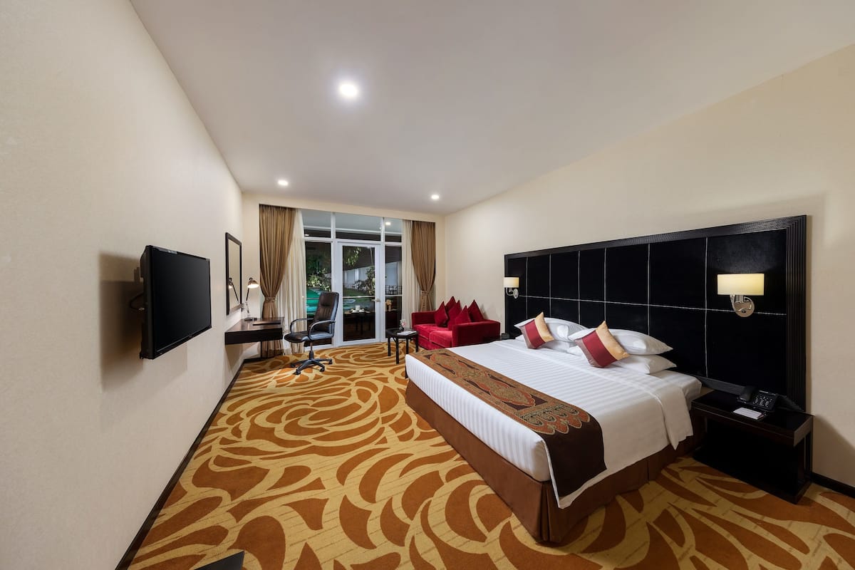 Minibar, in-room safe, desk, blackout curtains