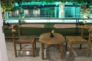 3 restaurants; breakfast, lunch, and dinner served - Taw Win Garden Hotel (Yangon)
