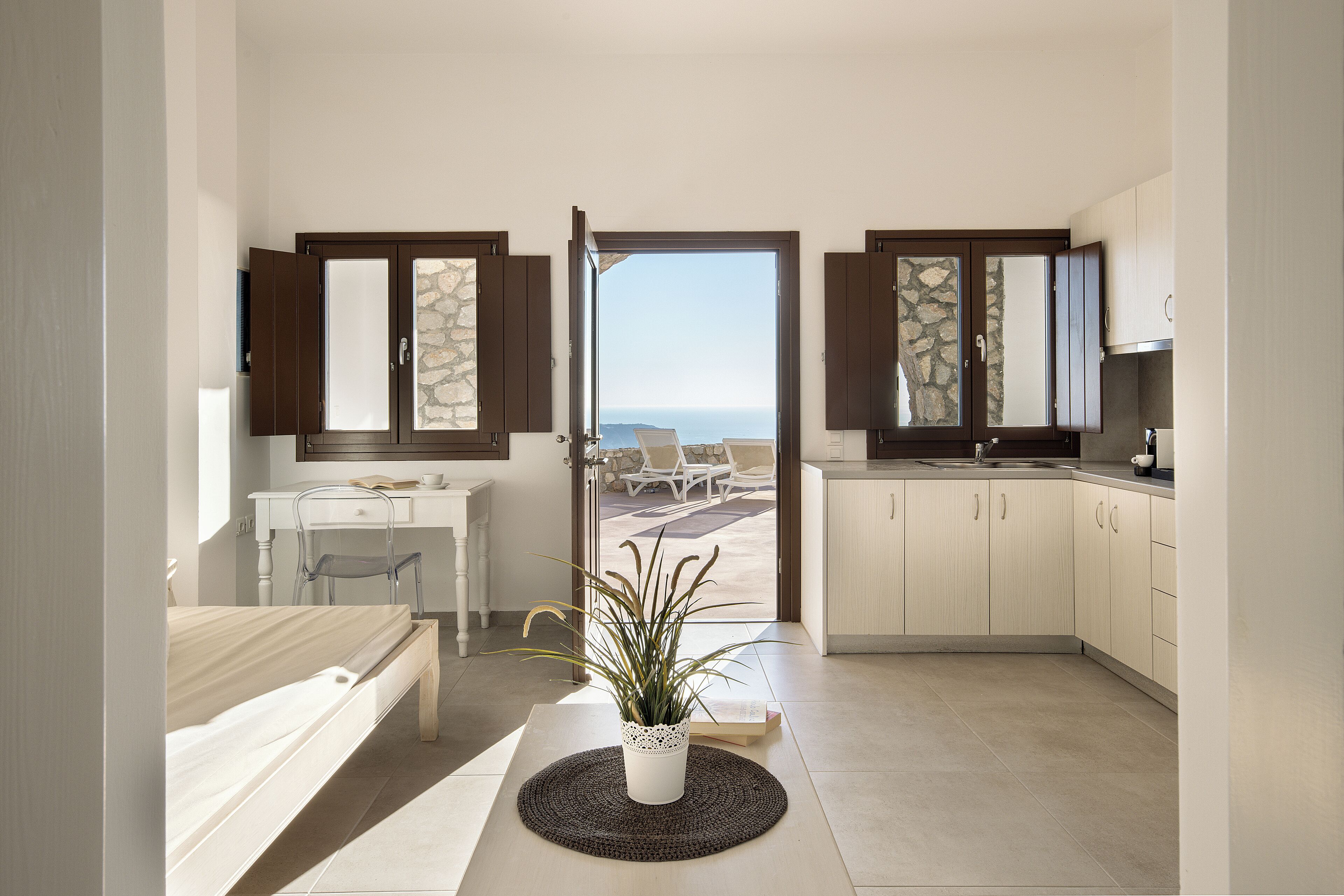 别墅, 热水浴缸, 海景 (Aspronisi) | 私人厨房 | 大冰箱、微波炉、炉灶、茶具/咖啡用具