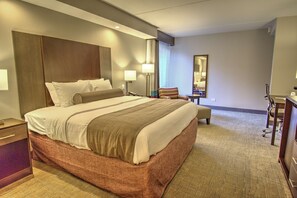 Desk, laptop workspace, WiFi, bed sheets - Best Western Sevierville/Kodak Inn (Kodak)