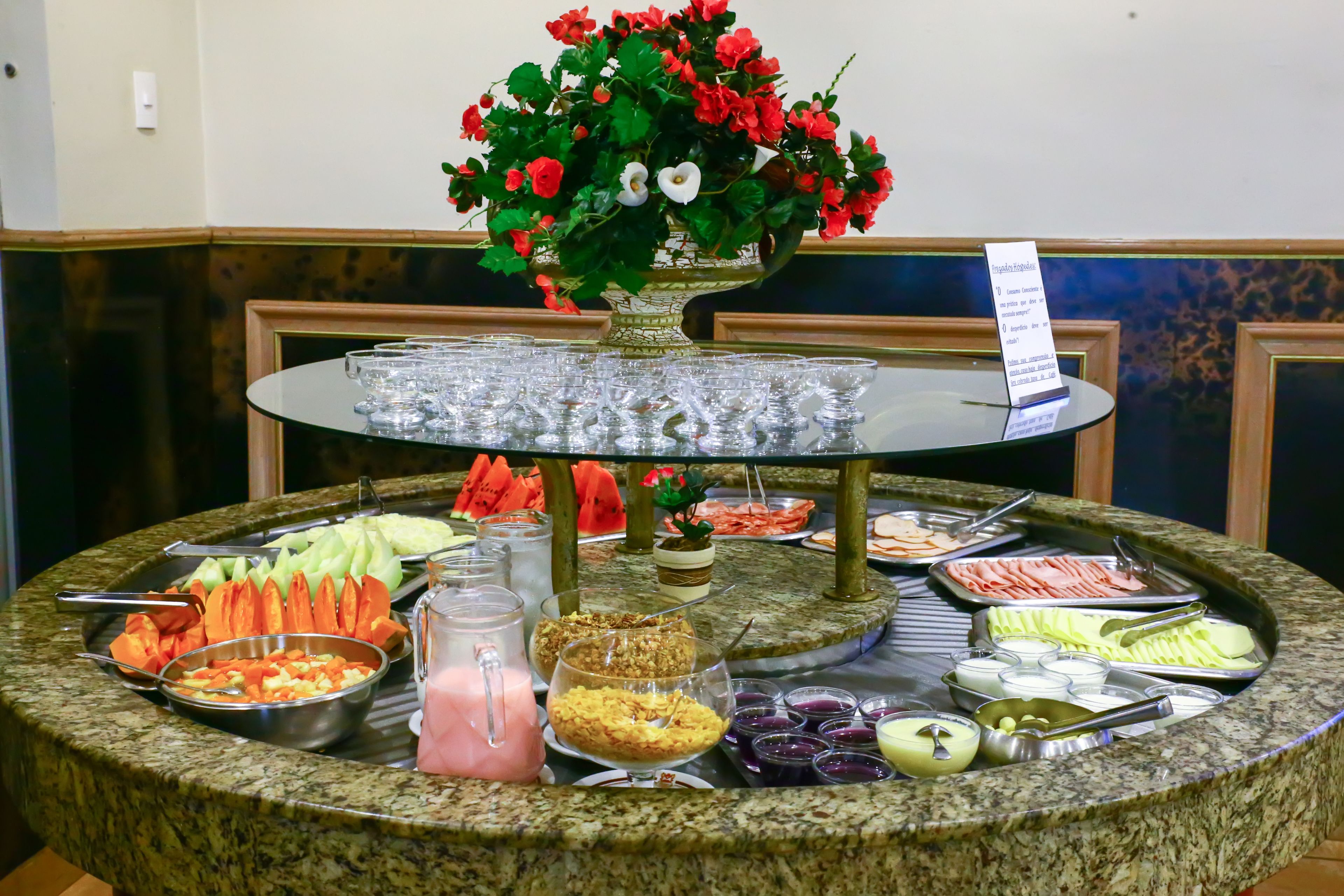 Se sirven desayunos, almuerzos y cenas
