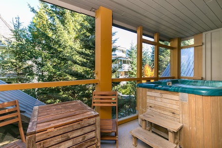 Townhome, 2 Bedrooms, Hot Tub (GR90) | Terrace/patio
