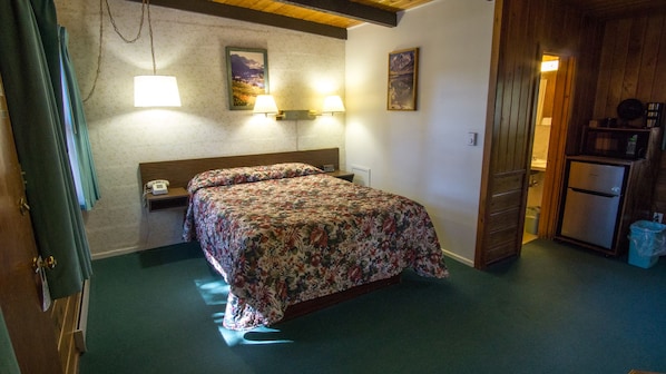 Classic-Zimmer, 1 Queen-Bett, Nichtraucher, Blick auf den Innenhof | Pillowtop-Betten, Schreibtisch, Verdunkelungsvorhänge, Zustellbetten