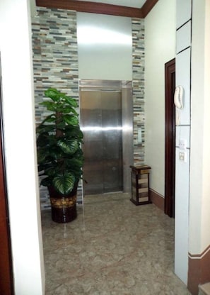 Interior - Hotel Sahara (Mandalay)