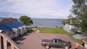 Free self parking - Seawinds Motel (Digby)