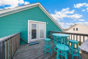 Suite, plusieurs lits | Terrasse/Patio