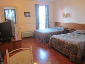 Standard Room, 2 Double Beds