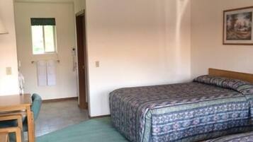 Standardzimmer, 2 Queen-Betten, Nichtraucher, Bergblick