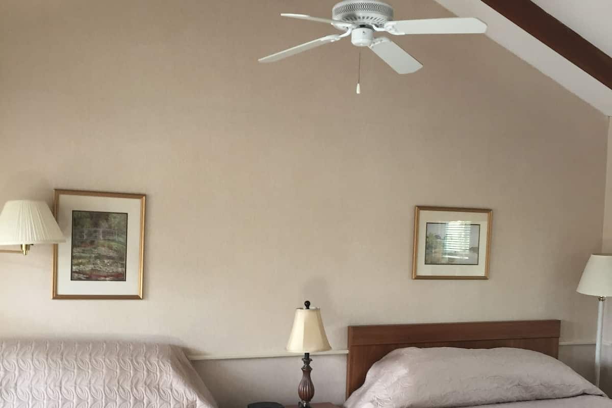 Chambre | Lit de bébé (gratuit), lit d’appoint (gratuit), accès au Wi-Fi (inclus)