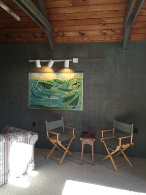 Game room - Midway Motel and Cottages (Eastham)
