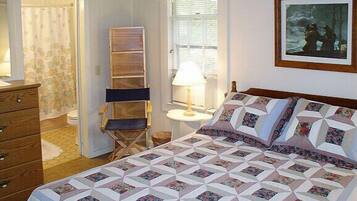 Cottage, 1 Bedroom | Cribs (free), rollaway beds (free), WiFi (free), bed sheets
