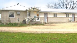 Exterior - U.S. 20 Lodging (Earlville)