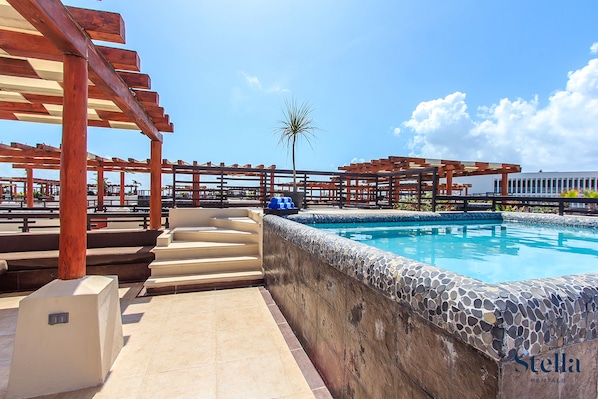 Outdoor pool, sun loungers