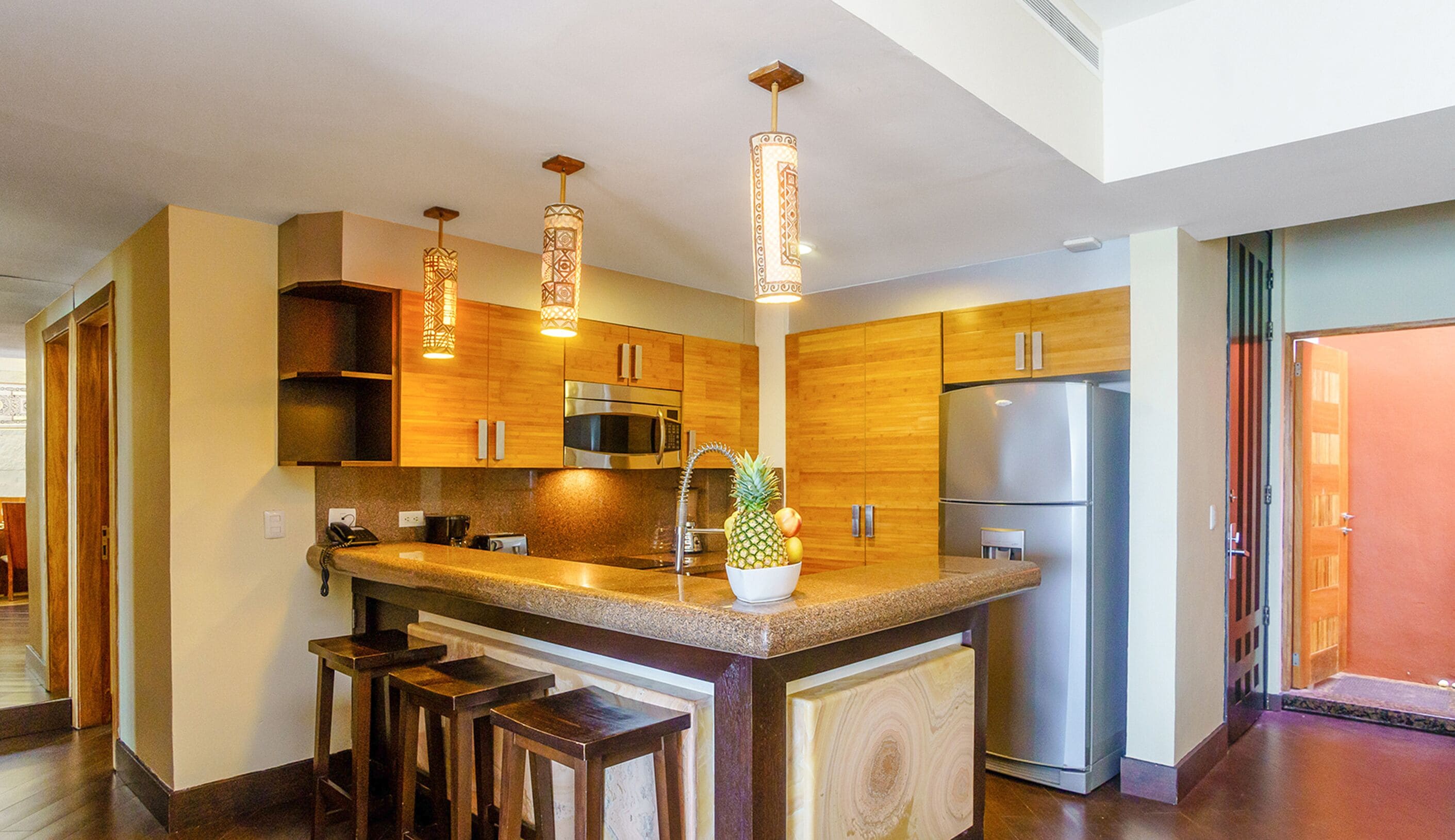 Departamento | Cocina privada | Cafetera y tetera, refrigerador con congelador y microondas 