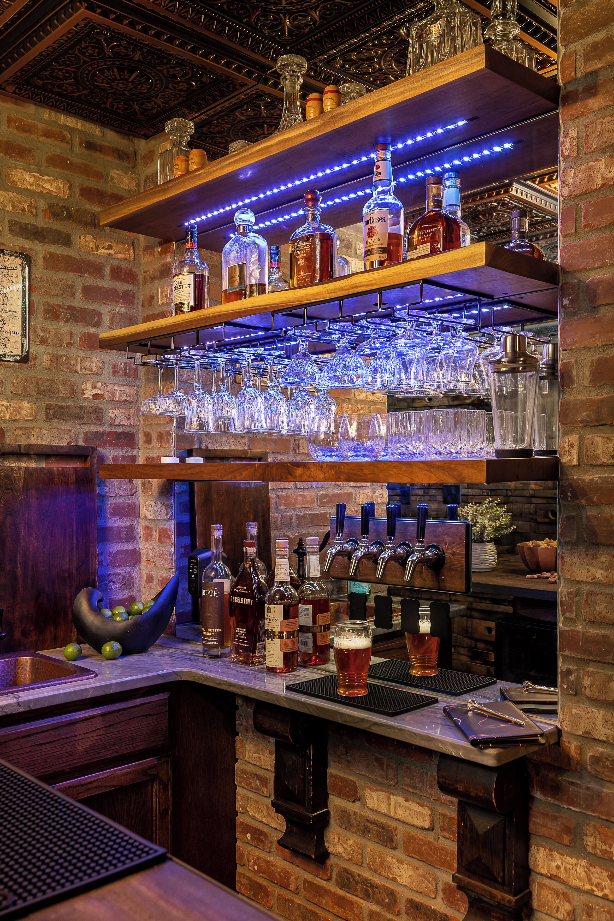 Bar (in der Unterkunft)