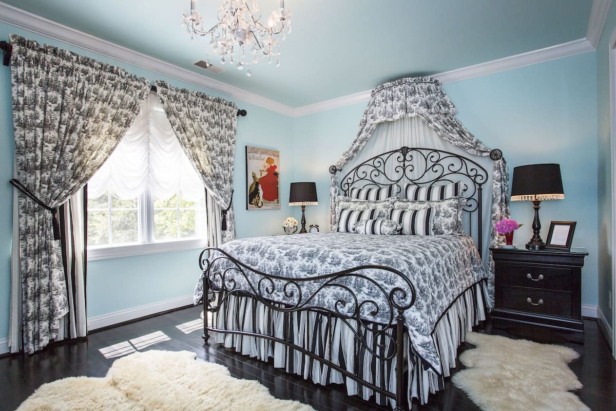 1 bedroom, Egyptian cotton sheets, premium bedding, pillow-top beds