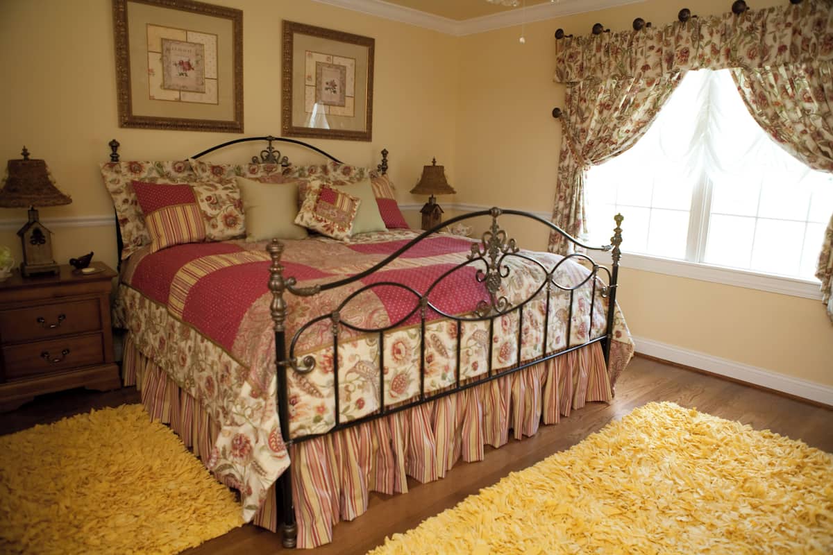Premium Room, 1 King Bed, Private Bathroom, Garden View | Egyptian cotton sheets, premium bedding, pillowtop beds