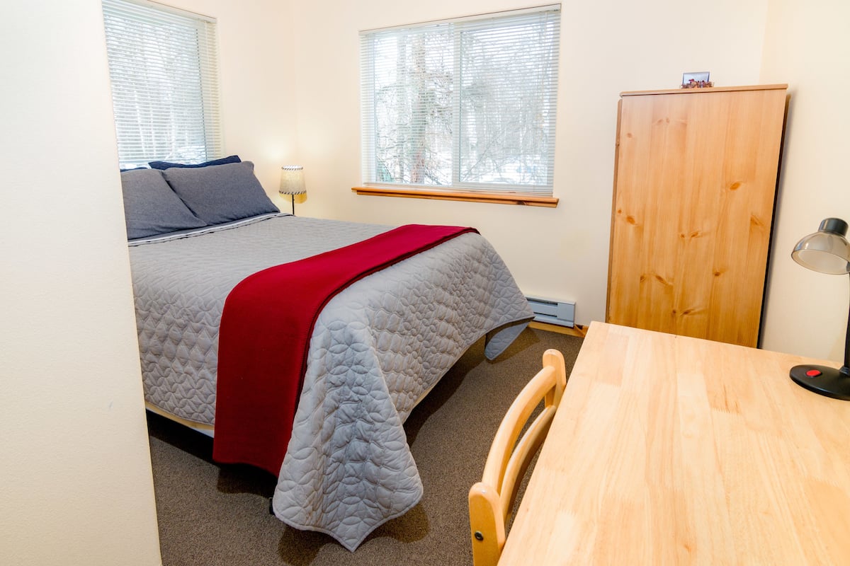 Standaard kamer, 1 tweepersoonsbed, privébadkamer | Luxe beddengoed, pillowtop-bedden, individueel gedecoreerd