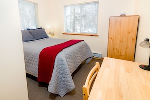 Habitación estándar, 1 cama matrimonial, baño privado | Ropa de cama de alta calidad y camas con pillow-top