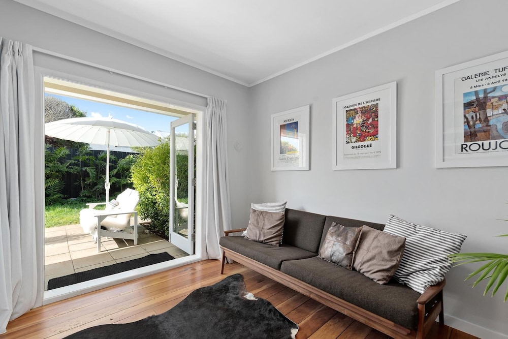 Devonport Motel by null