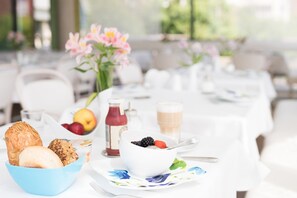 Tägliches inbegriffenes Frühstücksbuffet