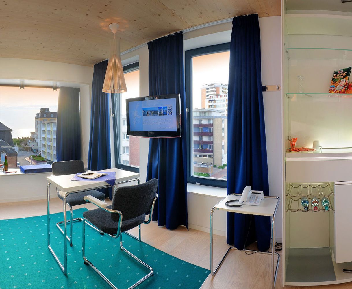 junior suite | in-room dining