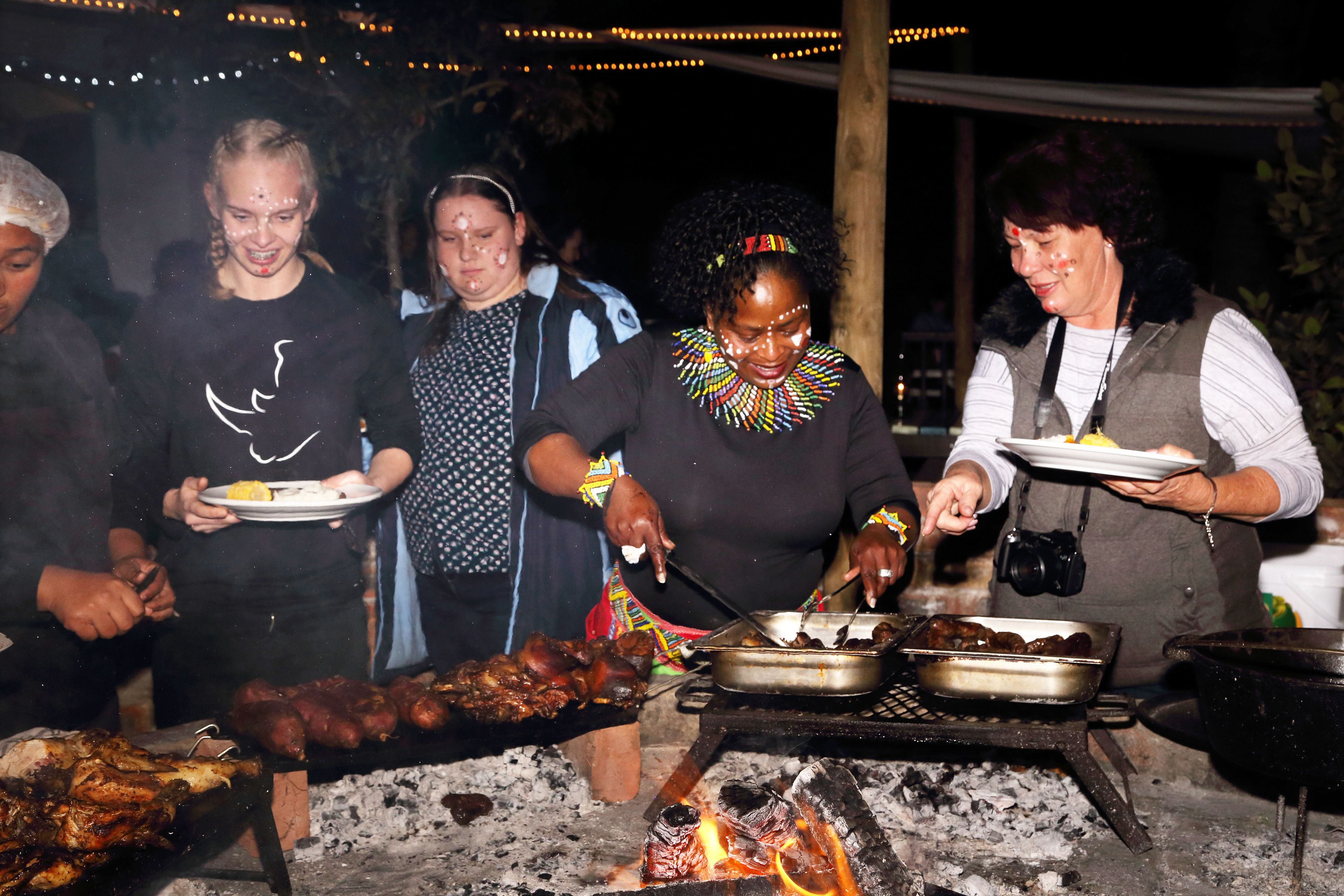 供應早餐、午餐、晚餐；非洲菜