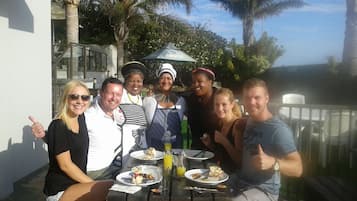 Tägliches Frühstücksbuffet (75.00 ZAR pro Person)