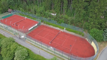 Tenniskenttä