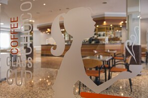 Bar (on property) - Hotel Ría Mar (Meano)