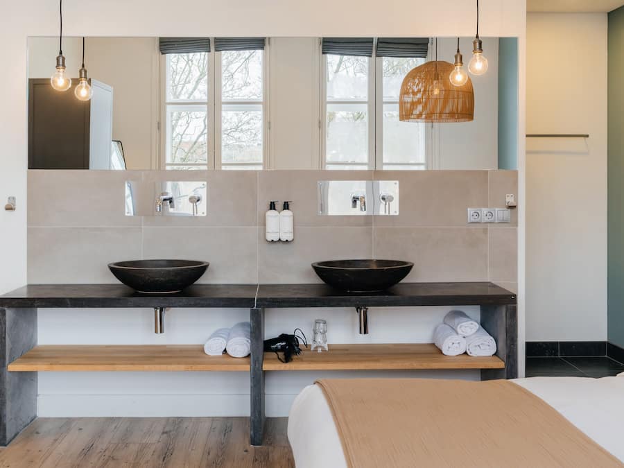 Comfort Double or Twin Room (Medium) | Bathroom | Free toiletries, hair dryer, towels, soap