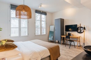 Deluxe Double Room (Large) | In-room safe, individually decorated, individually furnished - Eye Hotel (Utrecht)