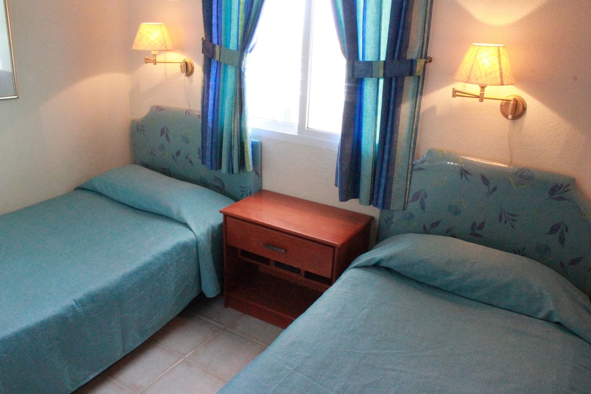 1 habitación, ropa de cama de alta calidad y escritorio