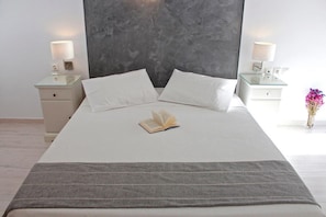 1 bedroom, in-room safe, desk, soundproofing