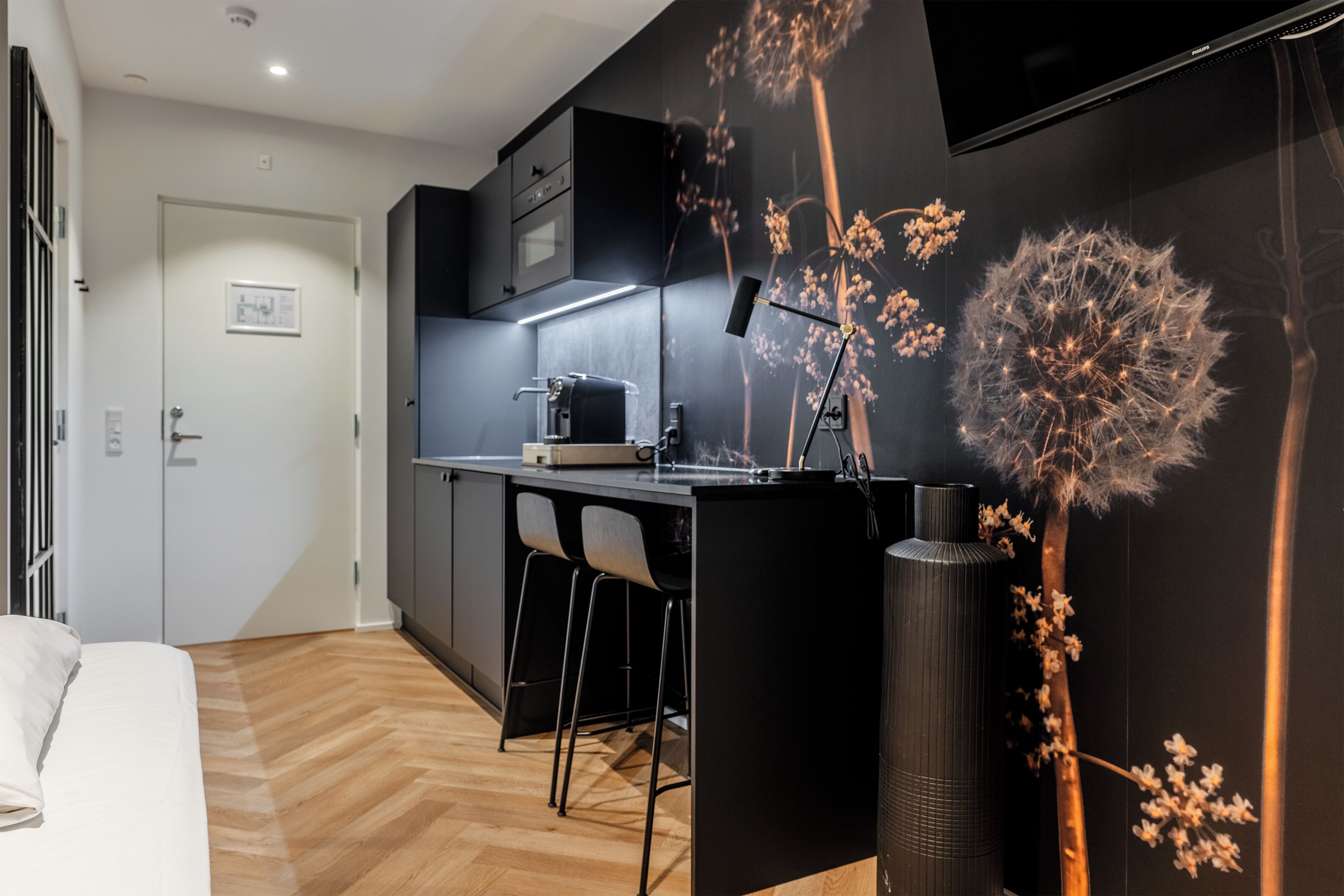 business studio | 1 bedroom, premium bedding, pillow-top beds, desk